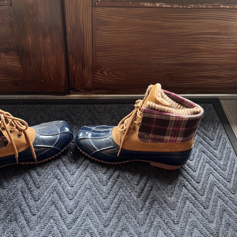 Boots - Picture 2 of 3